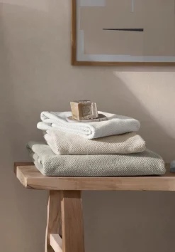 Frottier-Handtuch mit Struktur aus reiner Bio-Baumwolle von hessnatur