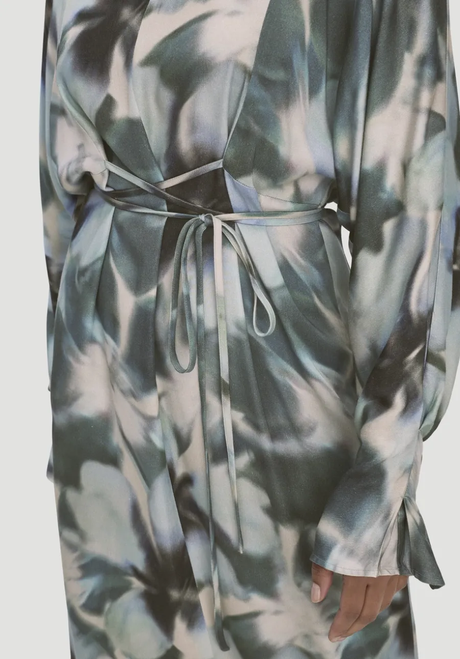 Kimono Kleid Wickeloptik Midi aus LENZING™ ECOVERO™ von hessnatur