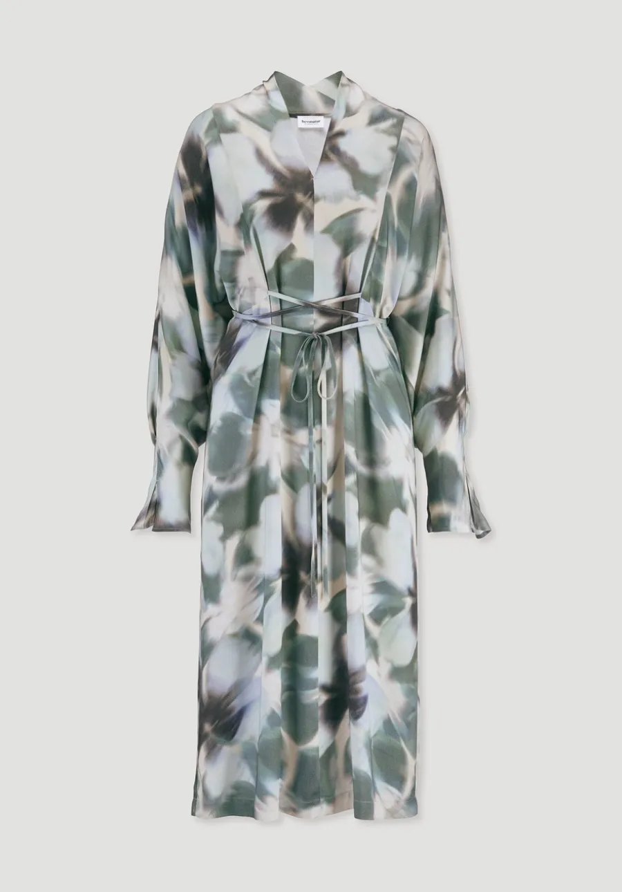 Kimono Kleid Wickeloptik Midi aus LENZING™ ECOVERO™ von hessnatur