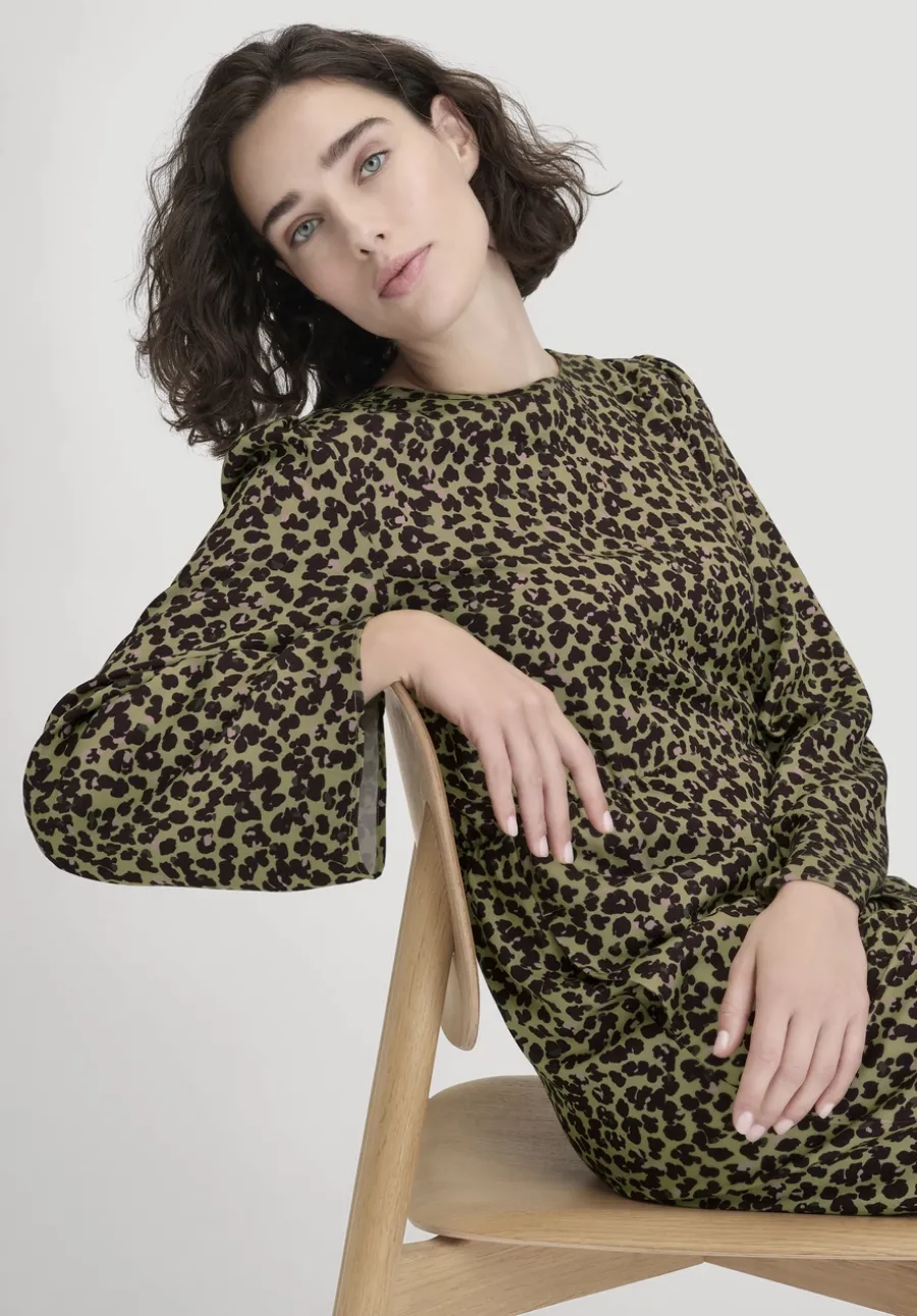 Kleid Kniebedeckend Regular aus LENZING™ ECOVERO™ Satin von hessnatur