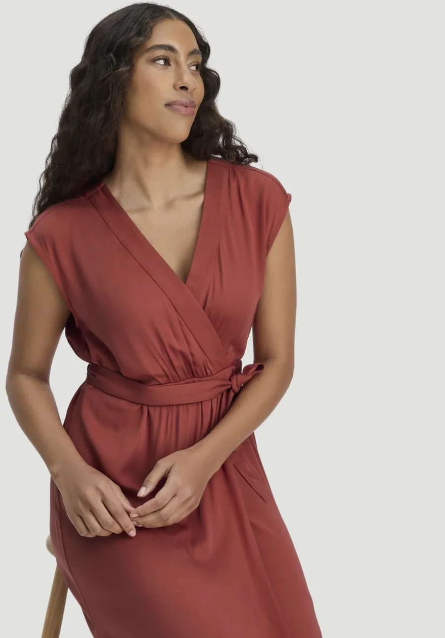 Kleid mit Wickeloptik Midi aus LENZING™ ECOVERO™ von hessnatur
