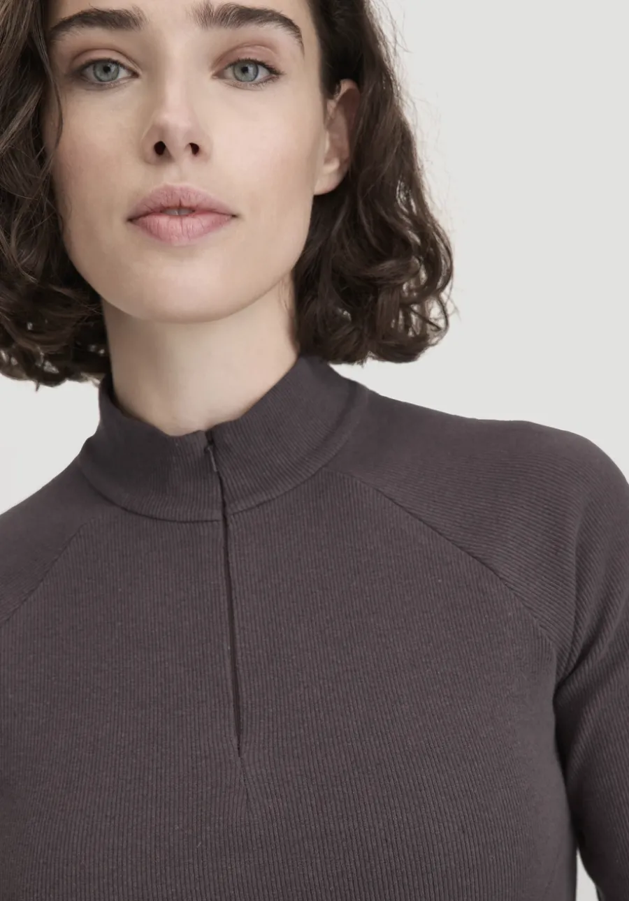 Longsleeve Fitted BETTER RECYCLING aus Bio-Baumwolle von hessnatur