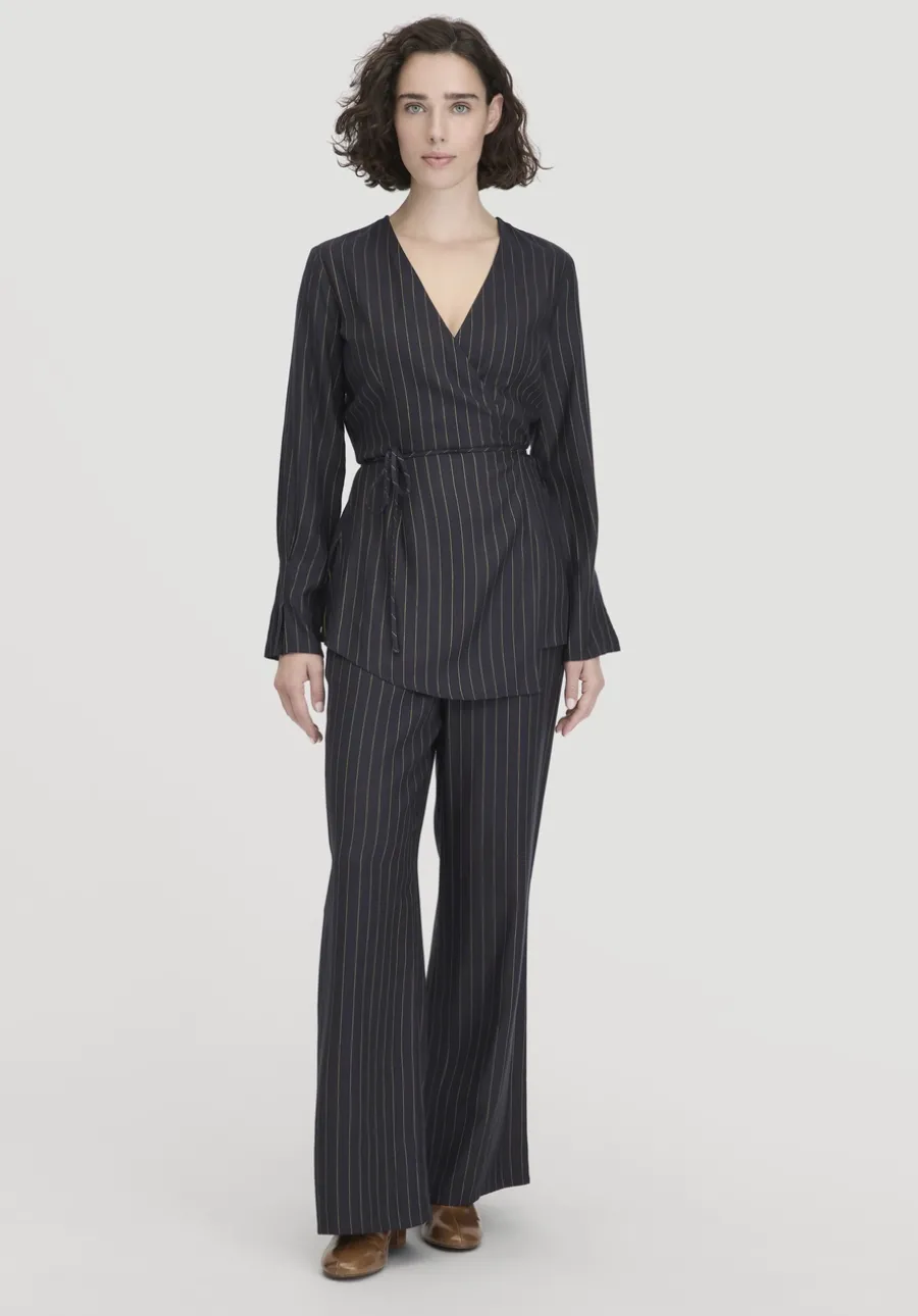 Nadelstreifenhose Wide Leg Relaxed aus reiner LENZING™ ECOVERO™ Viskose von hessnatur