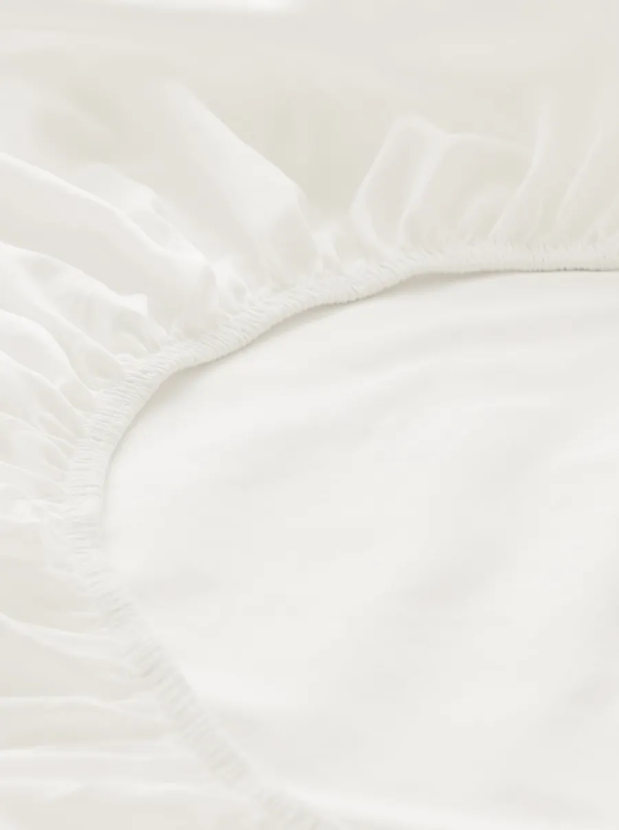 Satin Spannbettlaken aus reiner Bio-Baumwolle von hessnatur