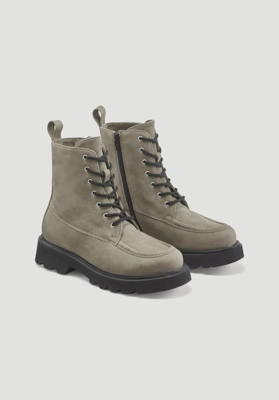 Schnürstiefel aus chromfrei gegerbtem Nubuk-Leder von hessnatur