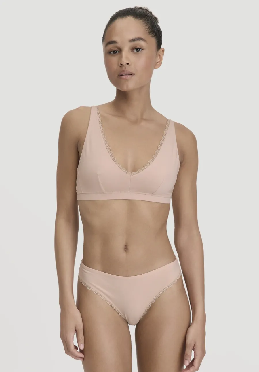 Slip Regular Cut COTTON FEEL LACE aus Bio-Baumwolle von hessnatur