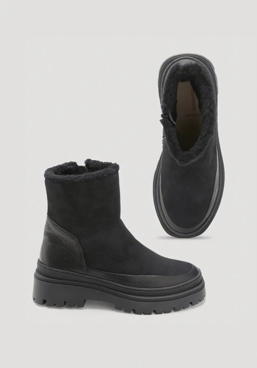 Stiefelette aus chromfrei gegerbtem Nubuk-Leder von hessnatur