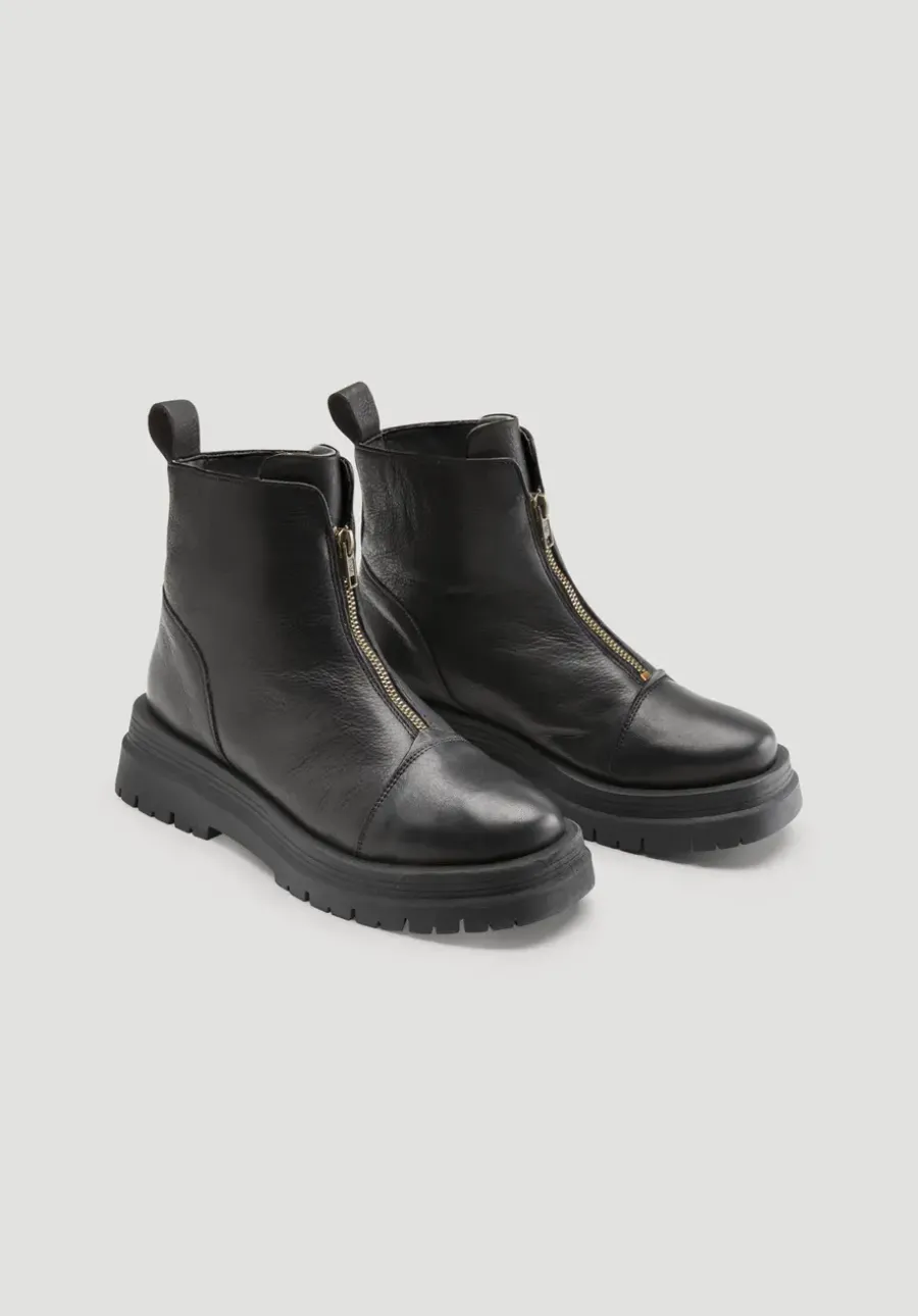 Stiefelette mit Zipper aus chromfrei gegerbtem Leder von hessnatur