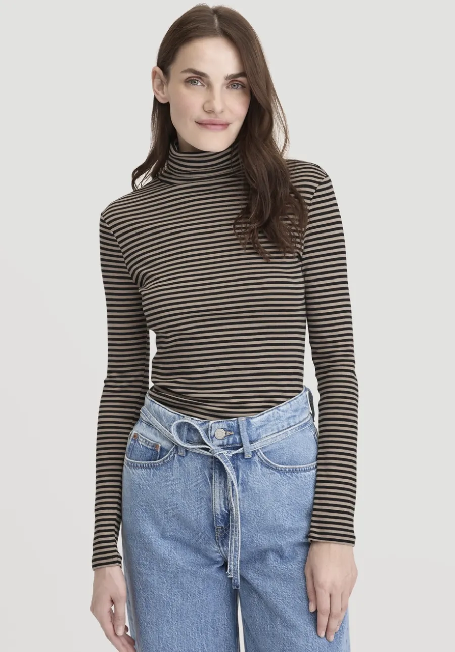Streifen Softrib Longsleeve Fitted aus Bio-Baumwolle und Modal von hessnatur