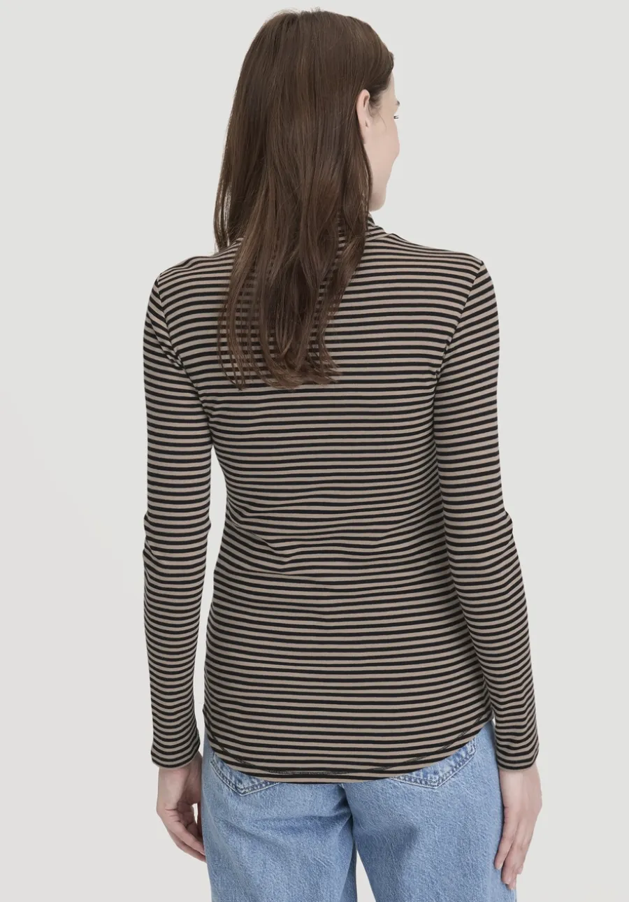 Streifen Softrib Longsleeve Fitted aus Bio-Baumwolle und Modal von hessnatur