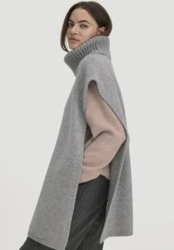 Strick Poncho Pullover Oversize BETTER RECYCLING aus reiner Bio-Merinowolle von hessnatur