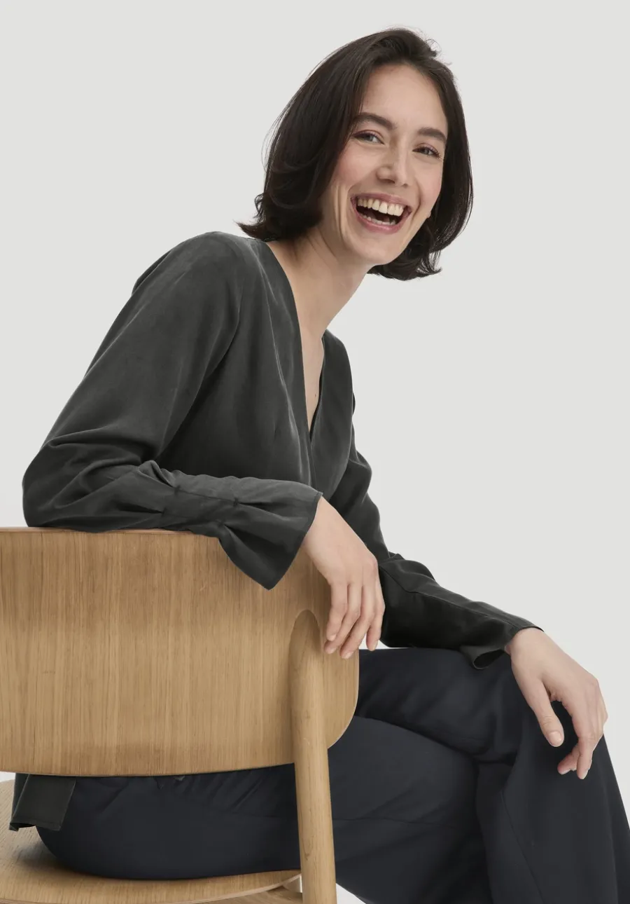 Wickelbluse Regular aus TENCEL™ Lyocell von hessnatur